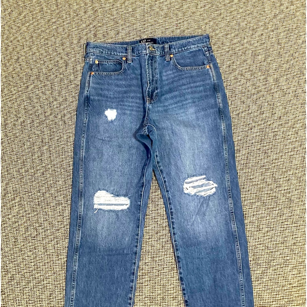 👖Gap Denim Distressed Mom Jeans          Sz : 12 /31 Regular   Straight Leg 🦵